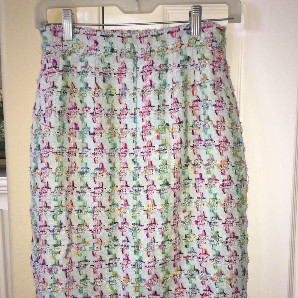 Vintage CC CHANEL tweed fantasy pencil skirt in pastel colors runway iconic item